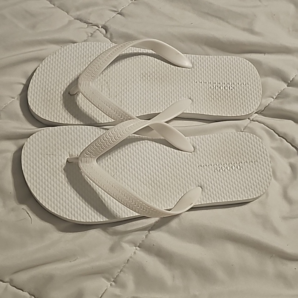 Youth Girls White Flip Flops Size Large 5/6 Used